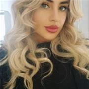 Docente di francese impartisce lezioni per studenti di elementari / medie / superiori